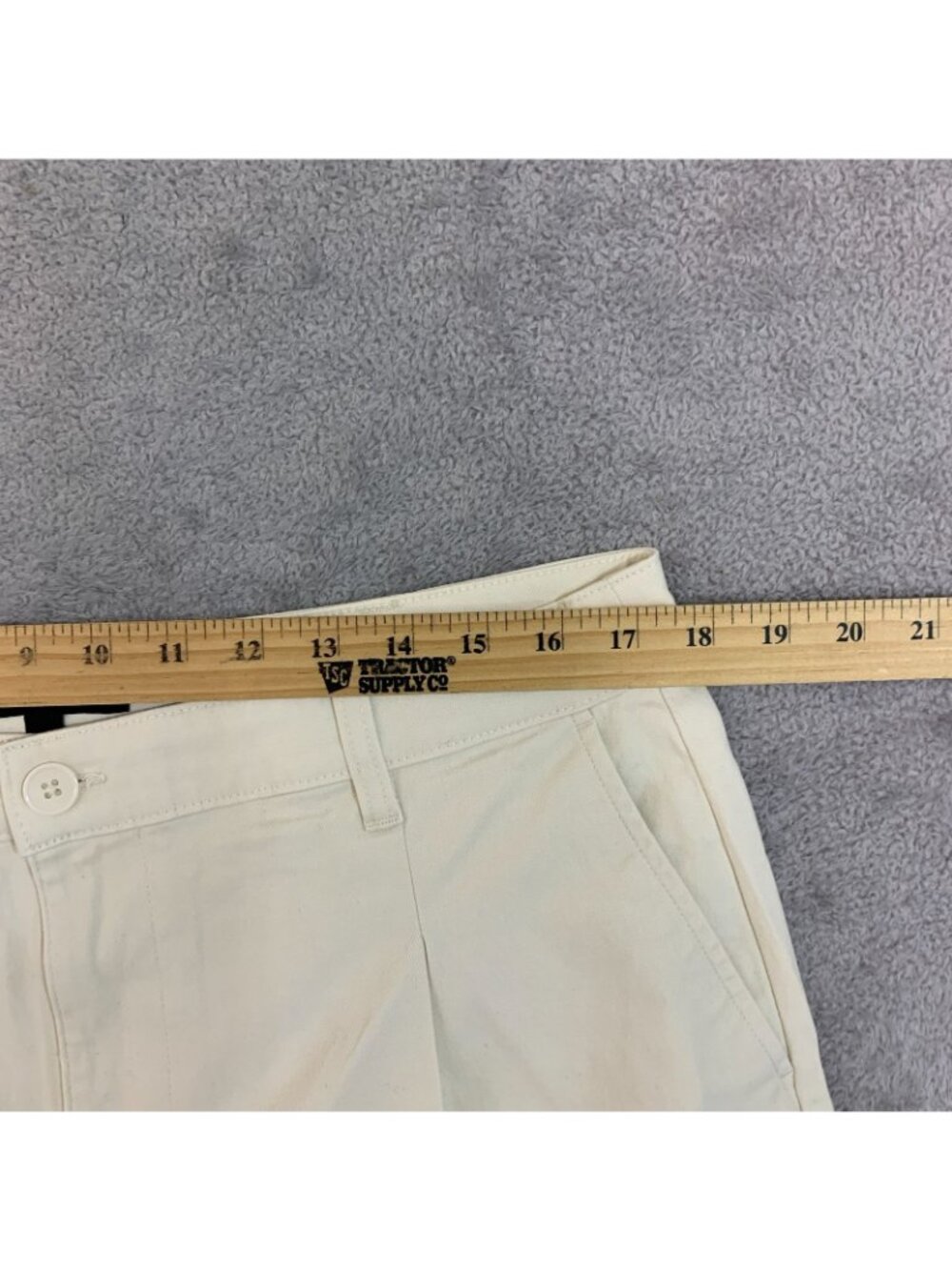NWT Banana Republic Women's 14 Beige Tan Pleat Front Chino Shorts 5.5" Inseam - Picture 5 of 11